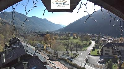 immagine della webcam nei dintorni di Campo Carlo Magno: webcam Carisolo