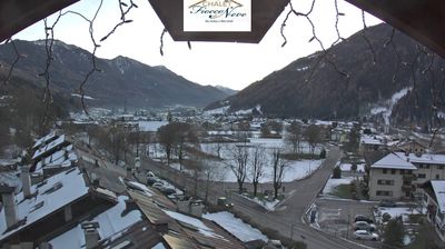 immagine della webcam nei dintorni di Peio: webcam Carisolo