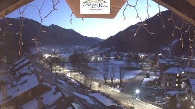 immagine della webcam nei dintorni di Monte Spinale: webcam Carisolo