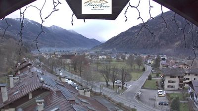 immagine della webcam nei dintorni di Passo Groste': webcam Carisolo