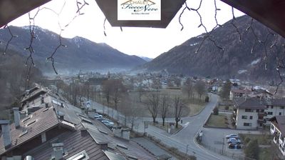 immagine della webcam nei dintorni di Mezzana: webcam Carisolo