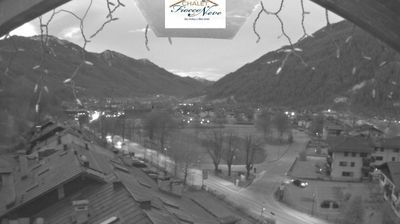 immagine della webcam nei dintorni di Passo Groste': webcam Carisolo