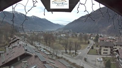 immagine della webcam nei dintorni di Peio: webcam Carisolo