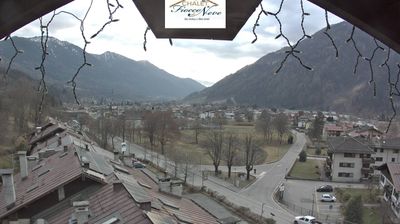 immagine della webcam nei dintorni di San Lorenzo Dorsino: webcam Carisolo