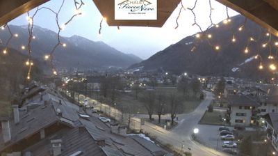 immagine della webcam nei dintorni di Vermiglio: webcam Carisolo