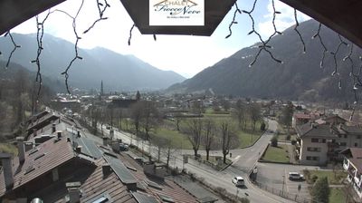 immagine della webcam nei dintorni di Ponte di Legno: webcam Carisolo