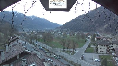 immagine della webcam nei dintorni di Zuclo: webcam Carisolo