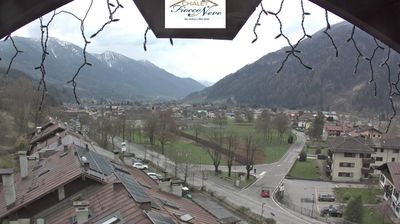 immagine della webcam nei dintorni di Madonna di Campiglio: webcam Carisolo