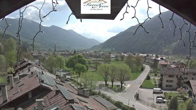 immagine della webcam nei dintorni di Molveno: webcam Carisolo