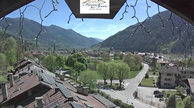 immagine della webcam nei dintorni di Pinzolo: webcam Carisolo