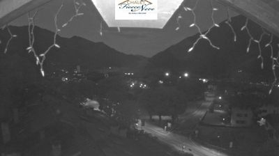 immagine della webcam nei dintorni di Campo Carlo Magno: webcam Carisolo