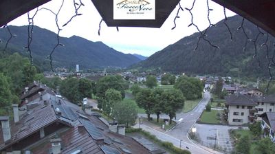 immagine della webcam nei dintorni di Pinzolo: webcam Carisolo