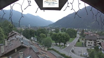 immagine della webcam nei dintorni di Pinzolo: webcam Carisolo
