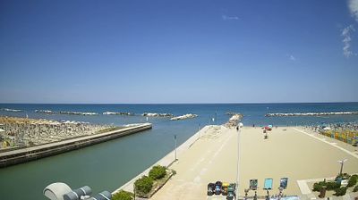 immagine della webcam nei dintorni di Montecalvo in Foglia: webcam Portoverde