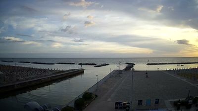 immagine della webcam nei dintorni di Montecalvo in Foglia: webcam Portoverde