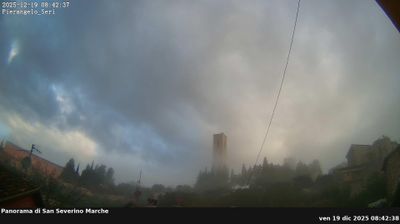 immagine della webcam nei dintorni di Sassotetto: webcam San Severino Marche