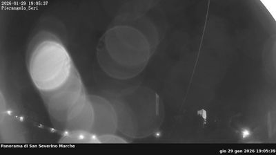 immagine della webcam nei dintorni di Colfiorito: webcam San Severino Marche