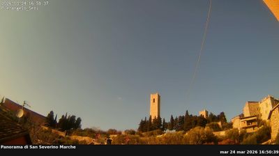 immagine della webcam nei dintorni di Sassotetto: webcam San Severino Marche