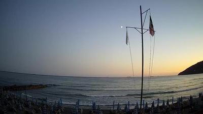 immagine della webcam nei dintorni di Massa: webcam Marinella