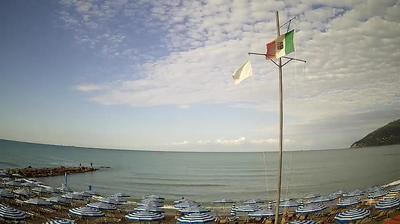 immagine della webcam nei dintorni di Marina Di Carrara: webcam Marinella