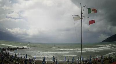 immagine della webcam nei dintorni di Marina Di Carrara: webcam Marinella