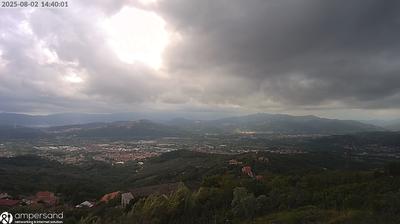 immagine della webcam nei dintorni di Marina Di Carrara: webcam Santo Stefano di Magra