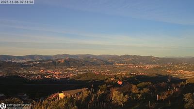 immagine della webcam nei dintorni di Marina Di Carrara: webcam Santo Stefano di Magra