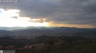 immagine della webcam nei dintorni di Monterosso al Mare: webcam Santo Stefano di Magra