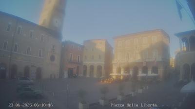 immagine della webcam nei dintorni di Porto San Giorgio: webcam Macerata