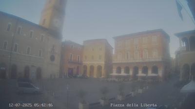 immagine della webcam nei dintorni di Gualdo: webcam Macerata