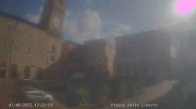 immagine della webcam nei dintorni di Treia: webcam Macerata