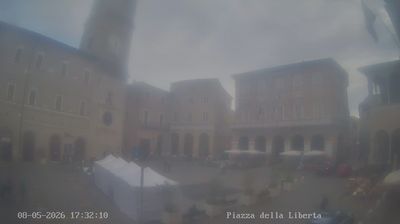 immagine della webcam nei dintorni di San Severino Marche: webcam Macerata