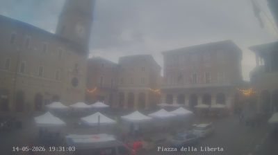 immagine della webcam nei dintorni di Fermo: webcam Macerata