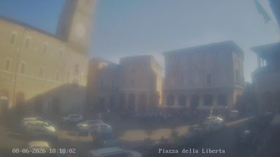 immagine della webcam nei dintorni di Offagna: webcam Macerata