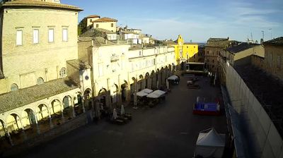 immagine della webcam nei dintorni di Civitanova Marche: webcam Fermo