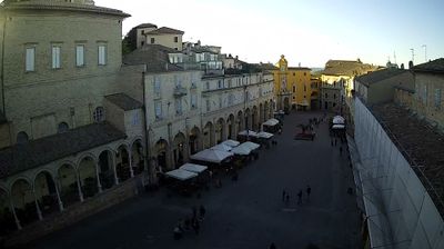immagine della webcam nei dintorni di Marina Palmense: webcam Fermo