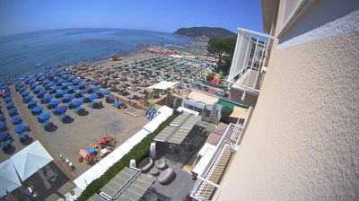 immagine della webcam nei dintorni di Chiusanico: webcam San Bartolomeo al Mare
