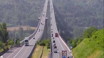 immagine della webcam nei dintorni di Serravalle Langhe: webcam Salmour