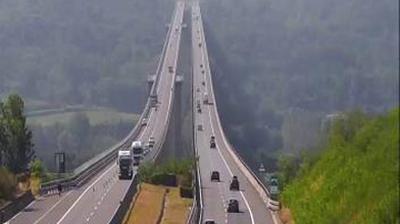 immagine della webcam nei dintorni di Serravalle Langhe: webcam Salmour