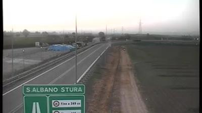 immagine della webcam nei dintorni di Salmour: webcam Montanera