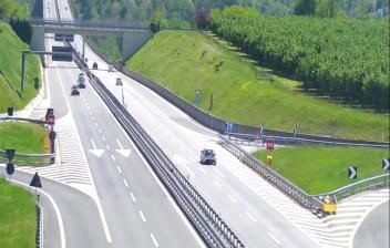 immagine della webcam nei dintorni di Niella Belbo: webcam Magliano Alpi