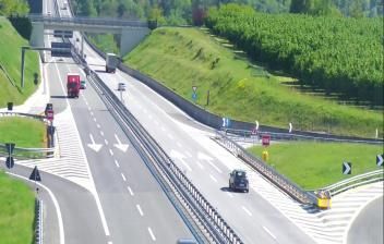 immagine della webcam nei dintorni di Niella Belbo: webcam Magliano Alpi