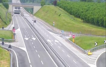 immagine della webcam nei dintorni di San Giacomo di Roburent: webcam Magliano Alpi