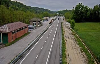 immagine della webcam nei dintorni di Serravalle Langhe: webcam Priero