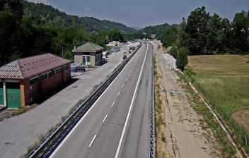 immagine della webcam nei dintorni di Serravalle Langhe: webcam Priero