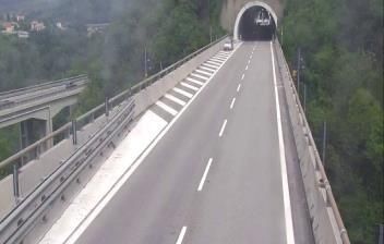 immagine della webcam nei dintorni di Niella Belbo: webcam Roccavignale