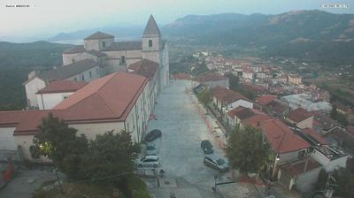 immagine della webcam nei dintorni di Castelsaraceno: webcam Marsico Nuovo