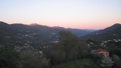 immagine della webcam nei dintorni di Sestri Levante: webcam Tribogna