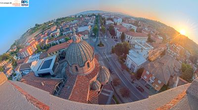 immagine della webcam nei dintorni di Albaretto della Torre: webcam Alba