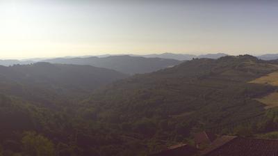 immagine della webcam nei dintorni di Cerretto Langhe: webcam Lequio Berria